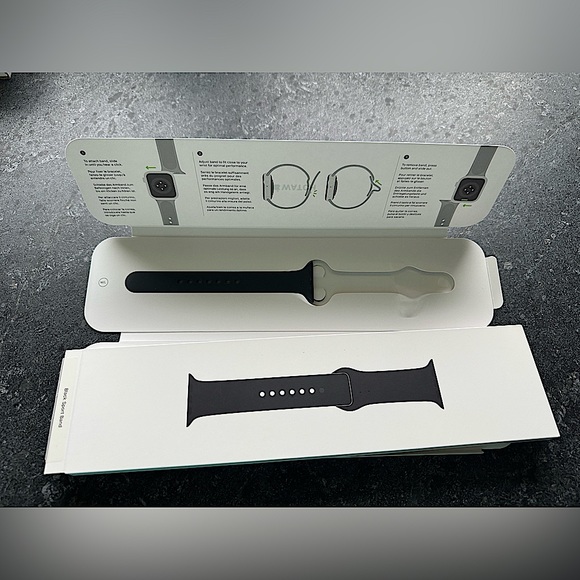 2/$10 - Apple Watch -Black Sport Band 
** One side only!!
Size: M/L - Picture 9 of 9